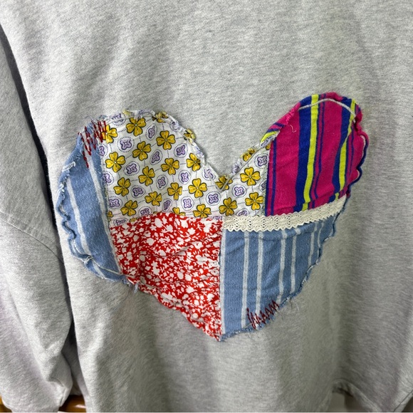 BP Grey Patchwork Heart Crewneck sz 1X - Picture 5 of 5